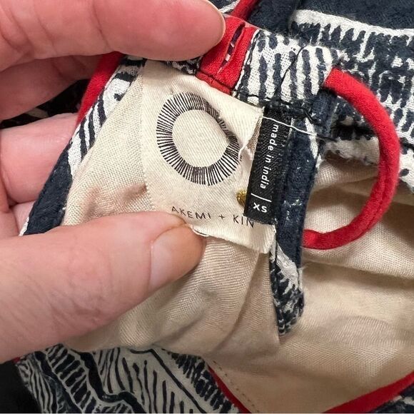 Akemi+Kin Rivera Tassel black and white red
Tie Women's Batik Anthropologie xs - Picture 13 of 14